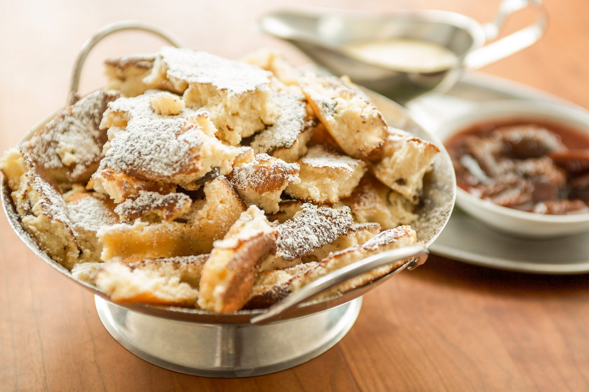 original-kaiserschmarrn-pflaumenmuss-vanillie-sauce-1