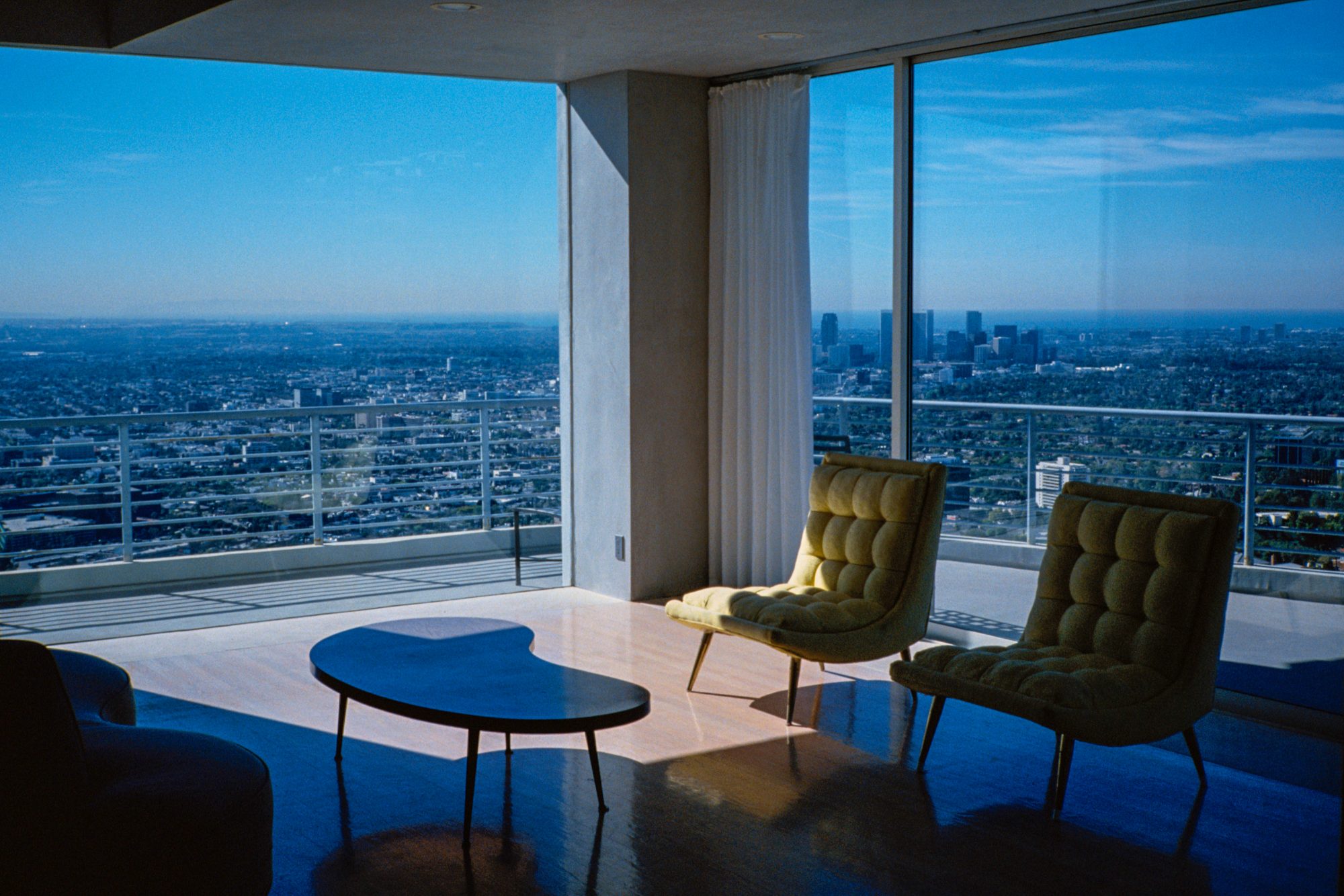 interior-wohnzimmer-blick-über-la-