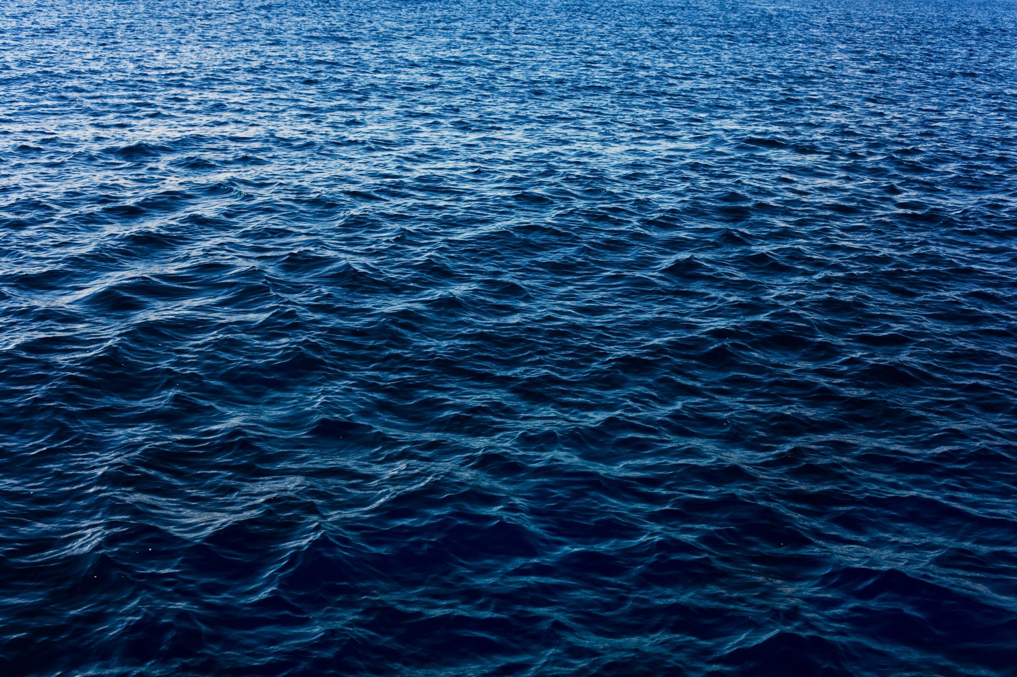 mittelmeer-wasser-blau-wellen