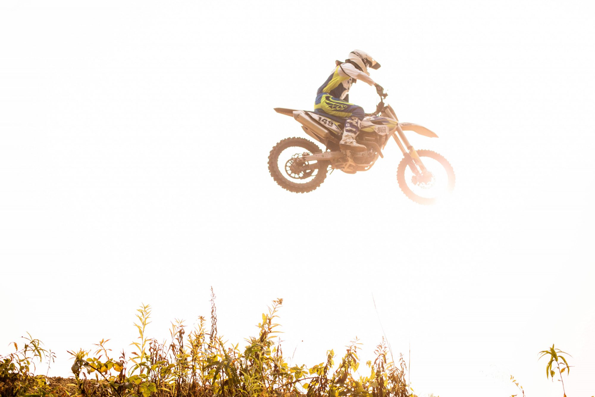 motocross-sprung-gegenlicht