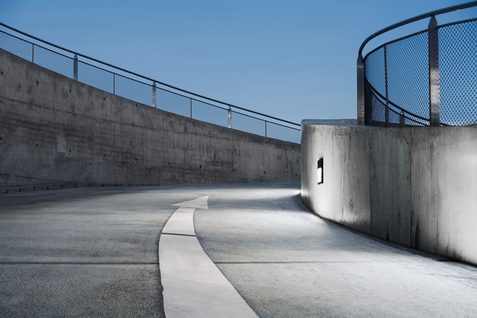 pfeil-aufwaertz-straße-nach-oben