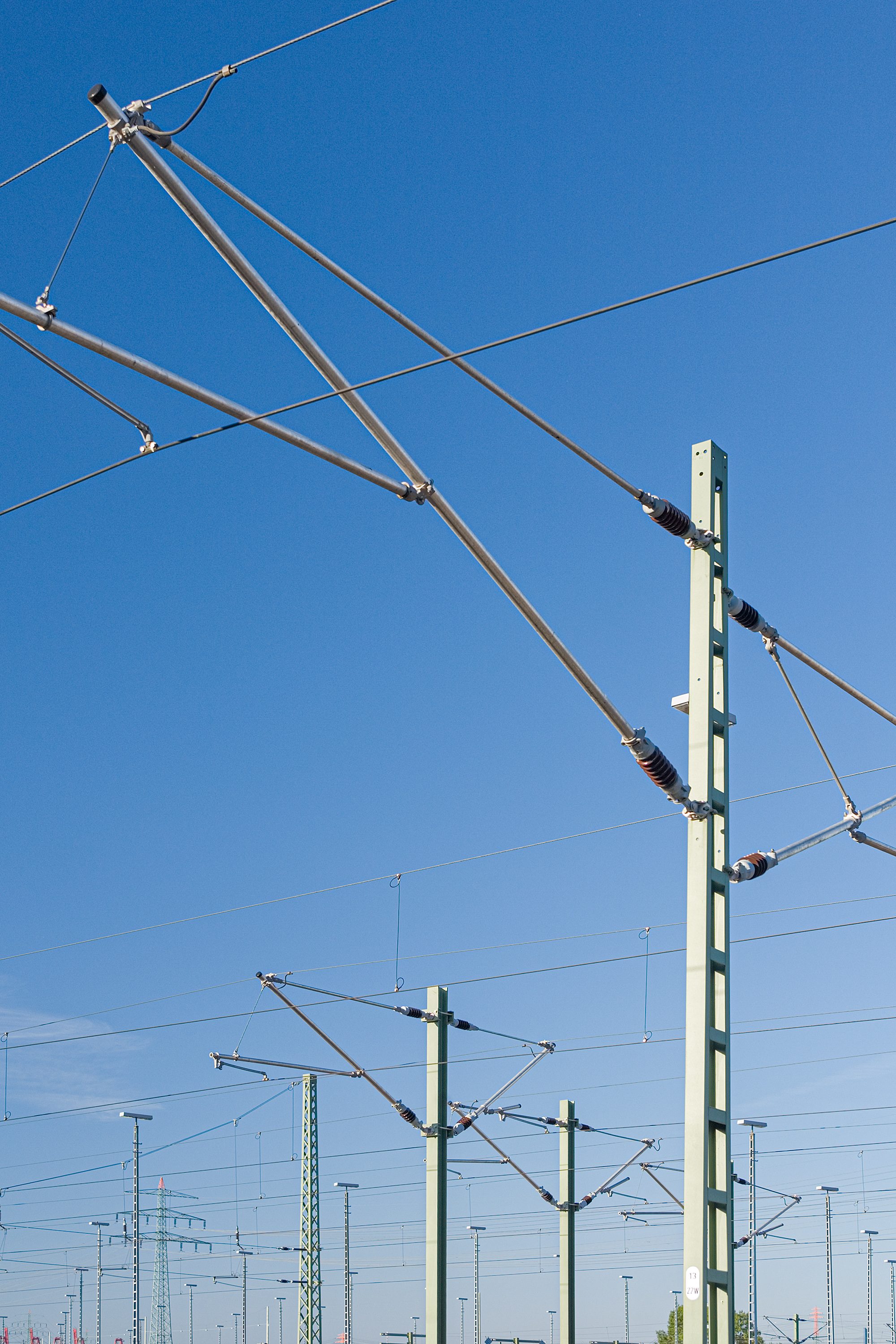 db-oberleitungen-strom-trassen-ausbau