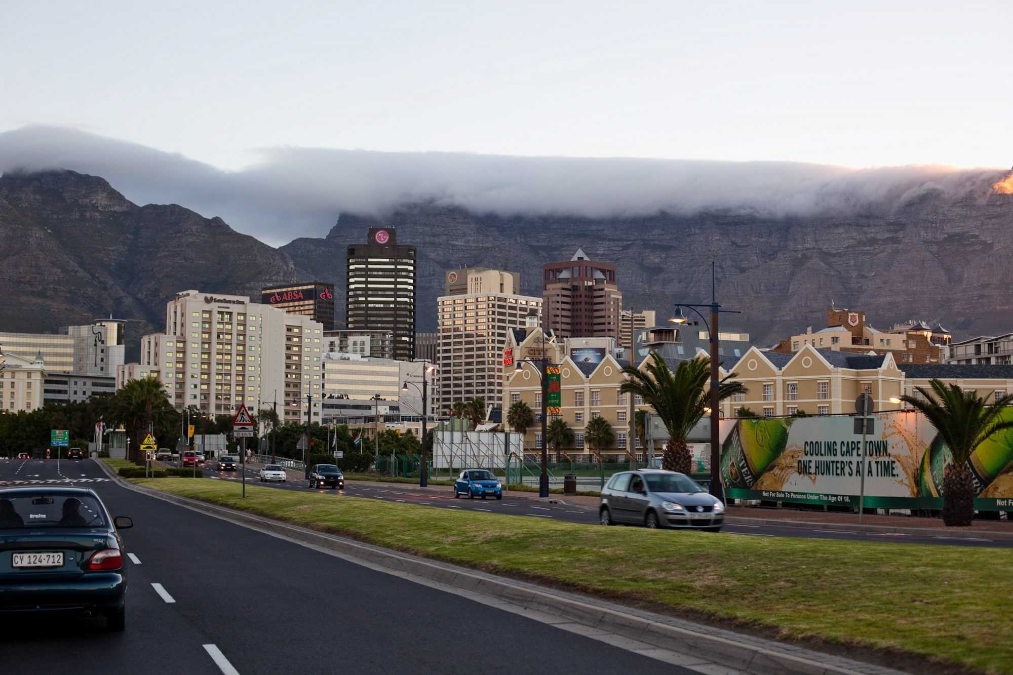 kapstadt-downtown-strassen-szeene-tafelberg