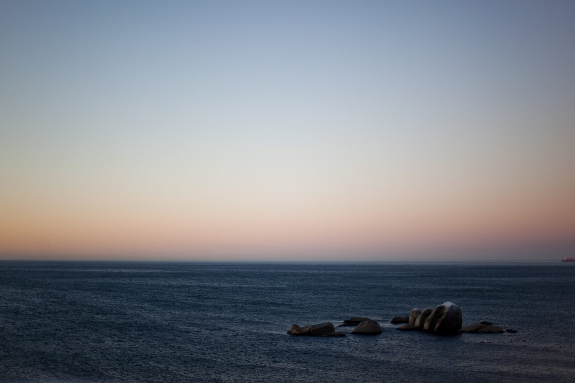 meer-atlantik-felsen-campsbay